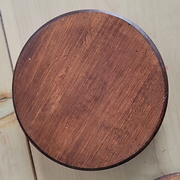 Wood Handcarved Flower & Butterfly Trinket Box - Picture 6 of 7